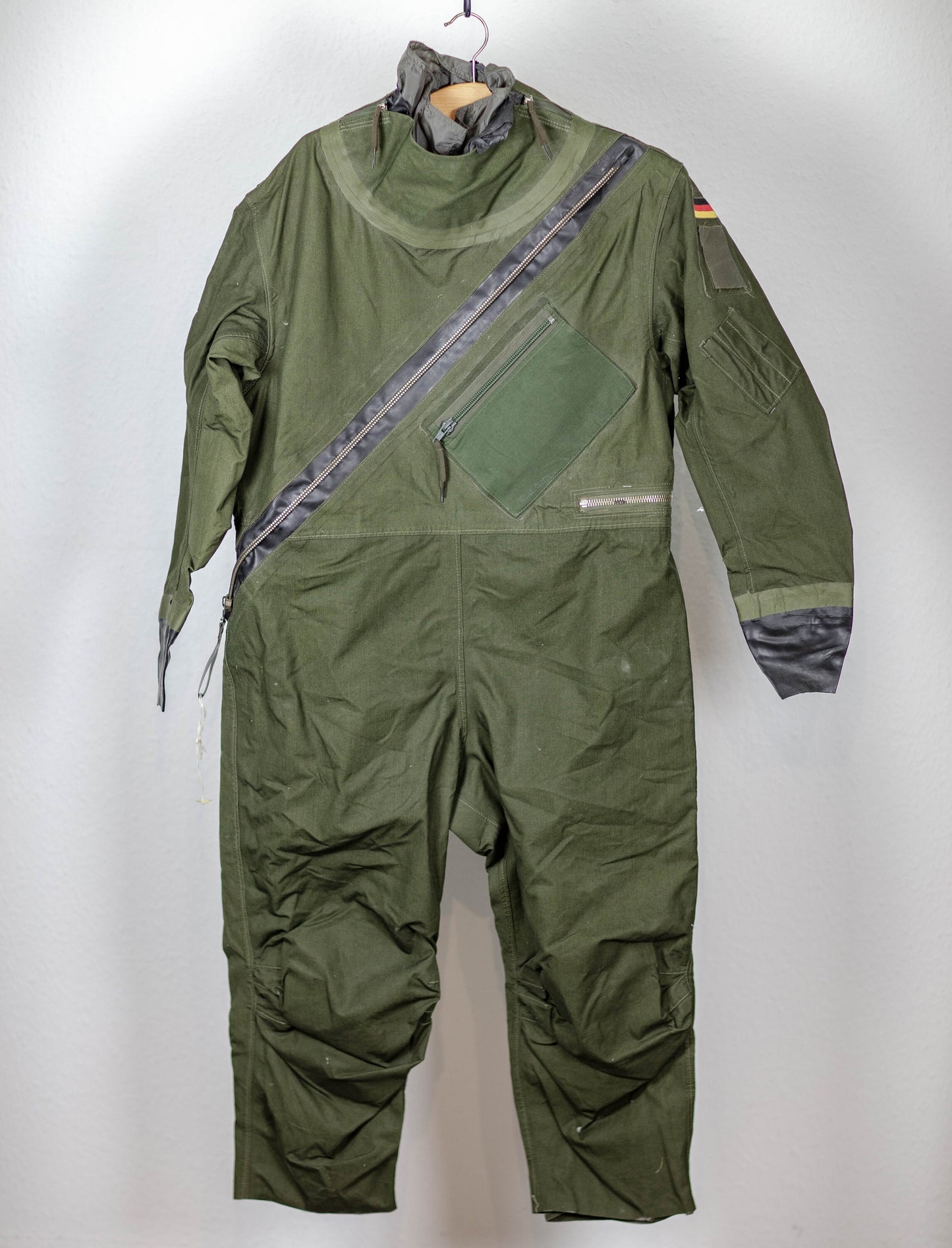 MK-0028 MK10 Document Pouch / iPad pouch made from German Aircrew Immersion Suit - "Indy Down under" Patch