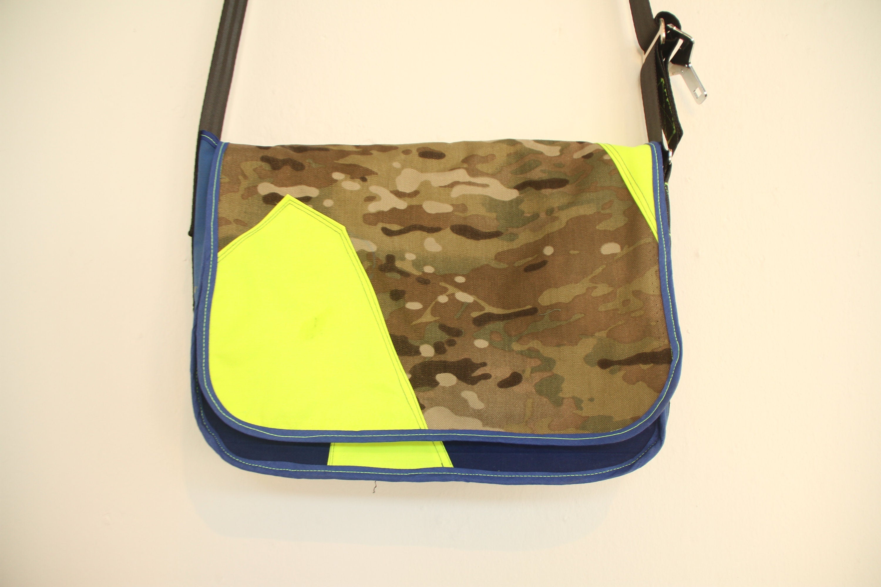 M 0037 Messenger Bag in Multicam and Neon yellow